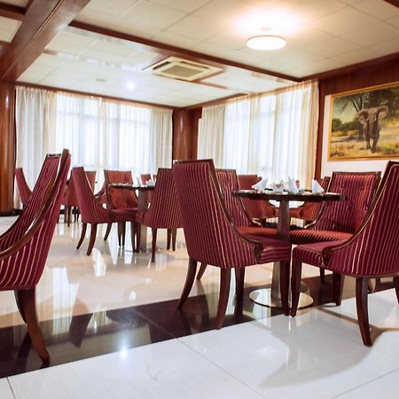 Peacock Hotel ดาร์เอสซาลาม ภายนอก รูปภาพ