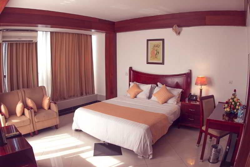 Peacock Hotel ดาร์เอสซาลาม ภายนอก รูปภาพ