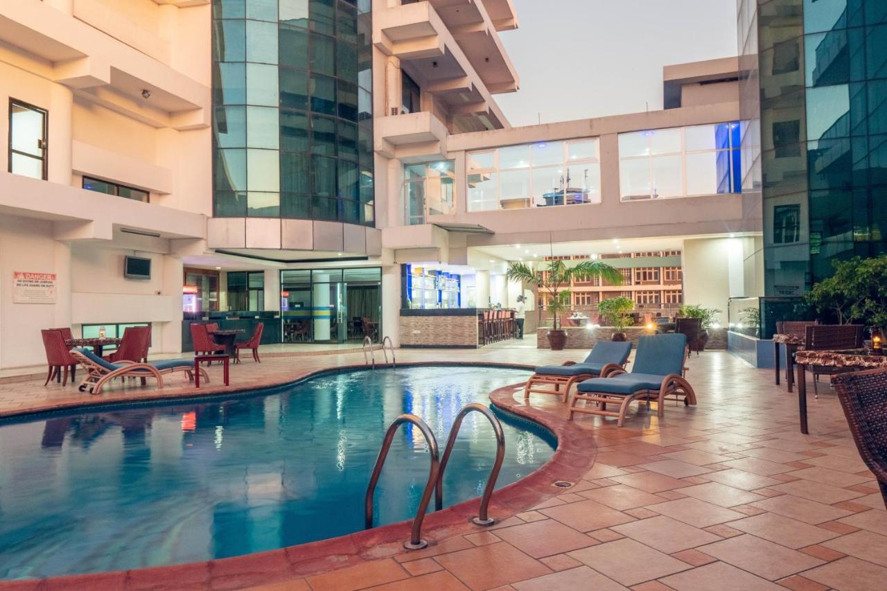 Peacock Hotel ดาร์เอสซาลาม ภายนอก รูปภาพ