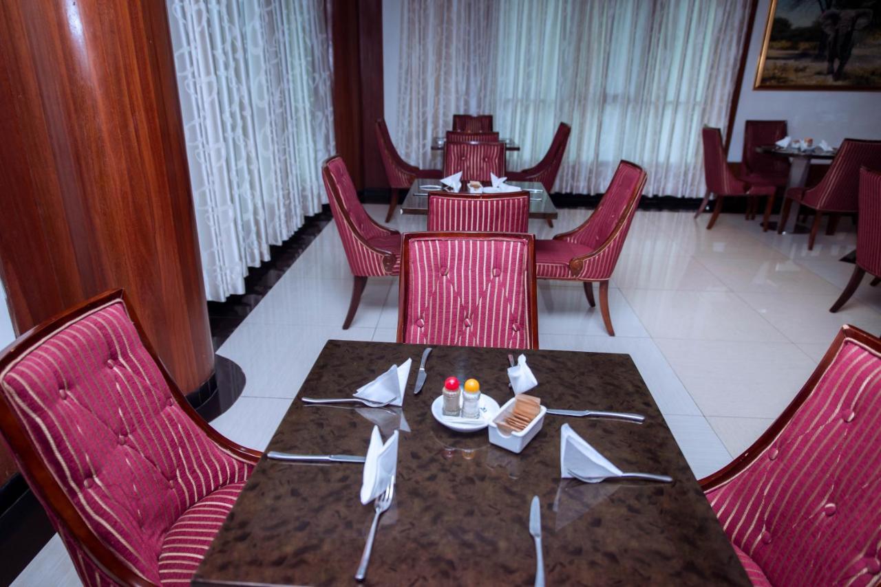 Peacock Hotel ดาร์เอสซาลาม ภายนอก รูปภาพ