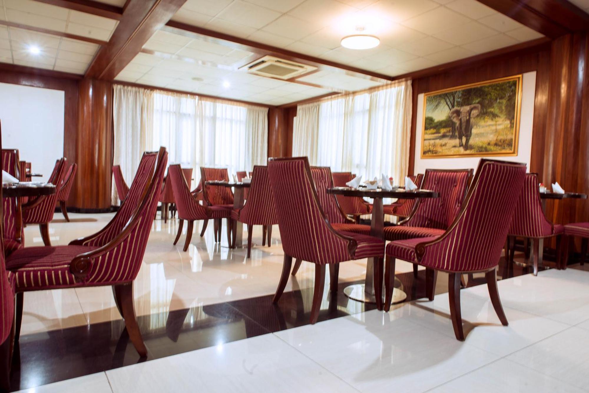 Peacock Hotel ดาร์เอสซาลาม ภายนอก รูปภาพ
