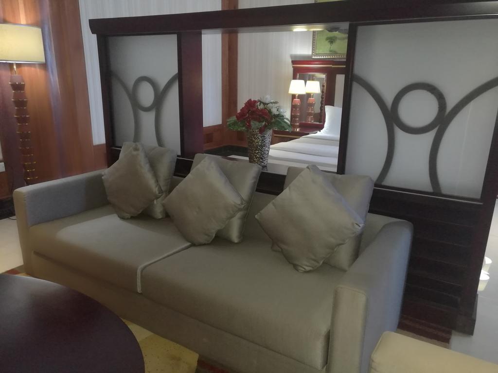 Peacock Hotel ดาร์เอสซาลาม ภายนอก รูปภาพ