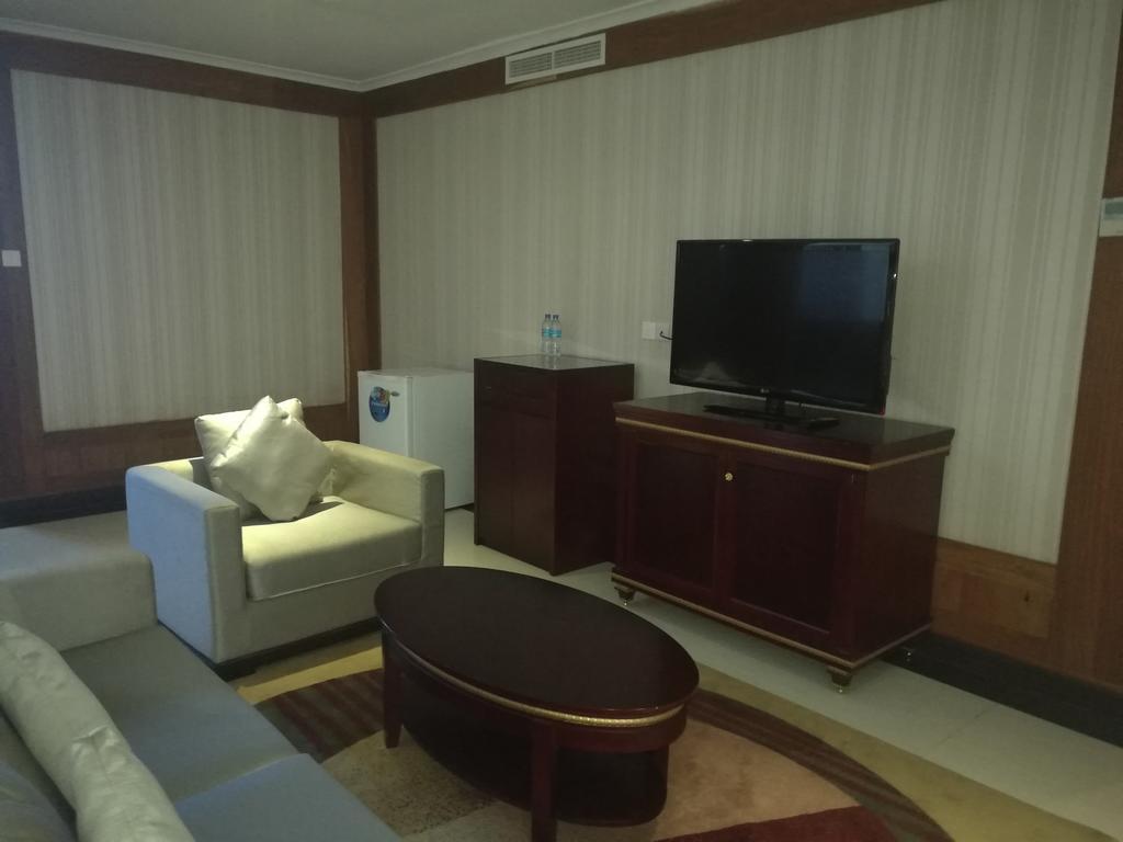 Peacock Hotel ดาร์เอสซาลาม ภายนอก รูปภาพ