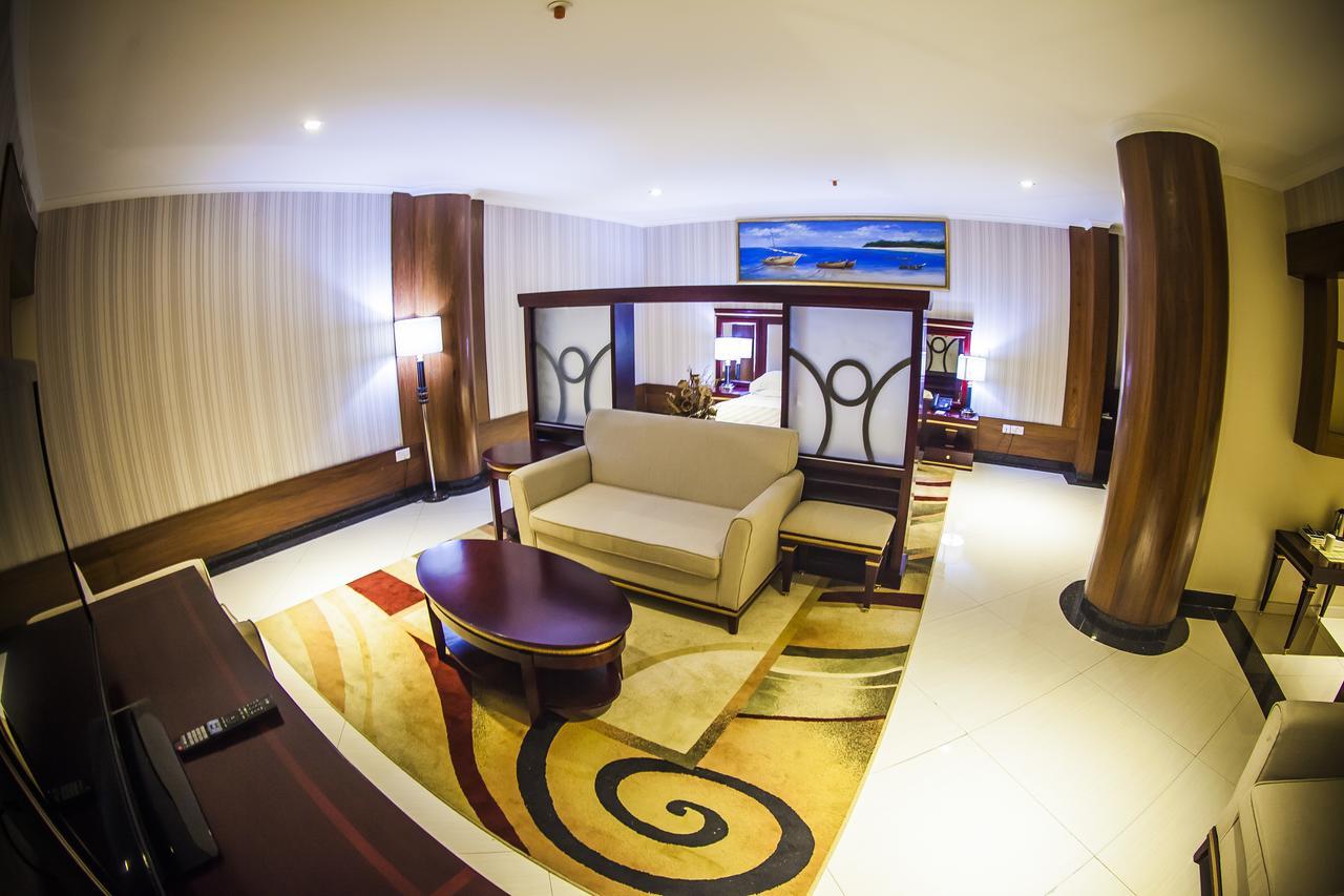Peacock Hotel ดาร์เอสซาลาม ภายนอก รูปภาพ