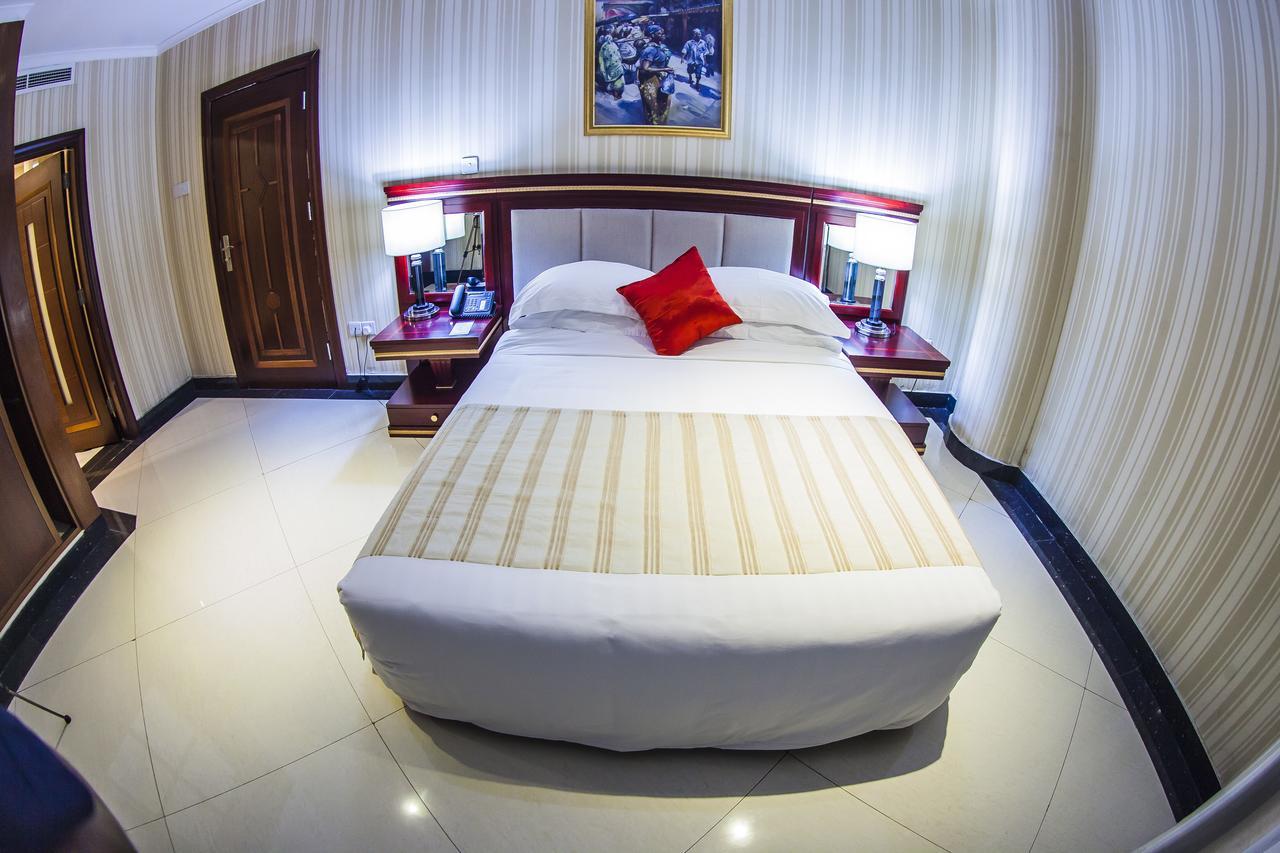 Peacock Hotel ดาร์เอสซาลาม ภายนอก รูปภาพ