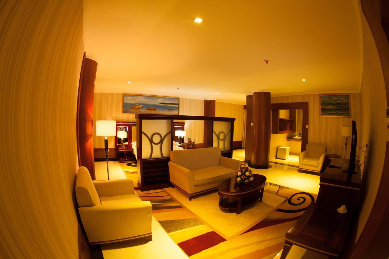 Peacock Hotel ดาร์เอสซาลาม ภายนอก รูปภาพ