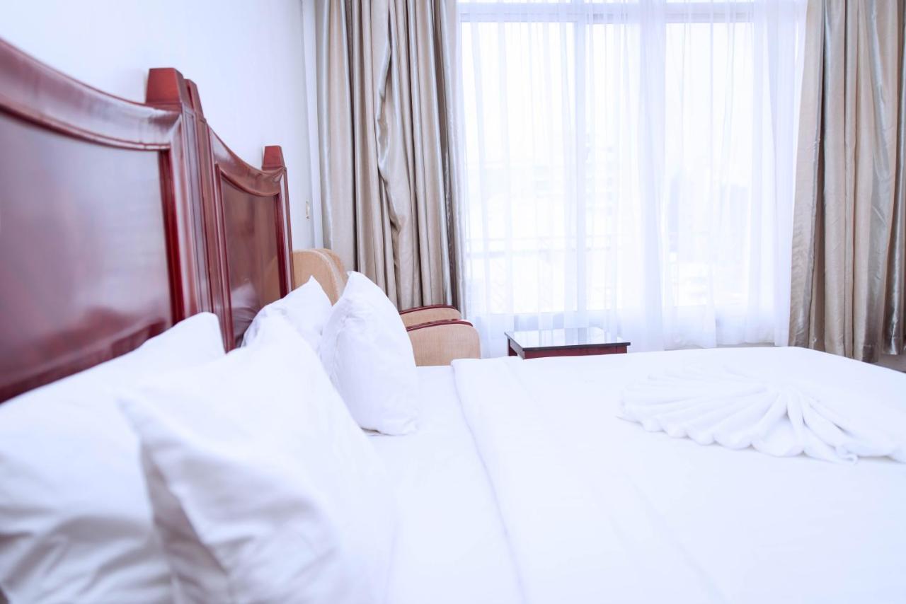 Peacock Hotel ดาร์เอสซาลาม ภายนอก รูปภาพ