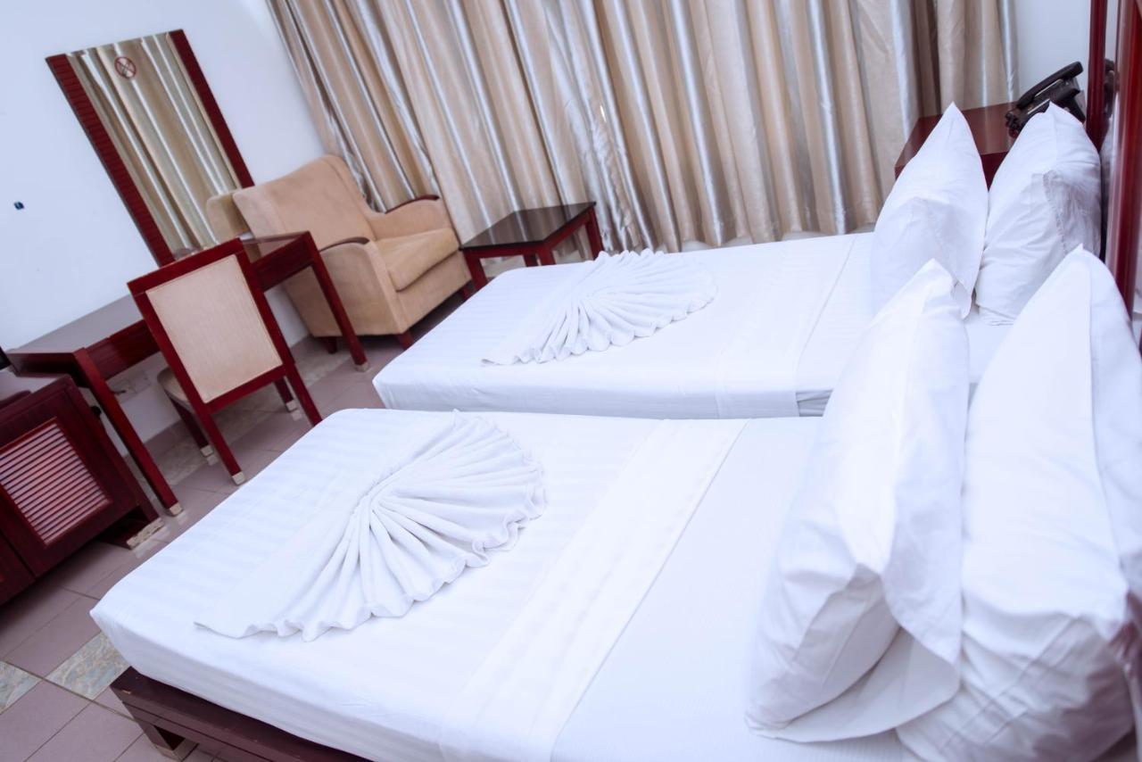 Peacock Hotel ดาร์เอสซาลาม ภายนอก รูปภาพ
