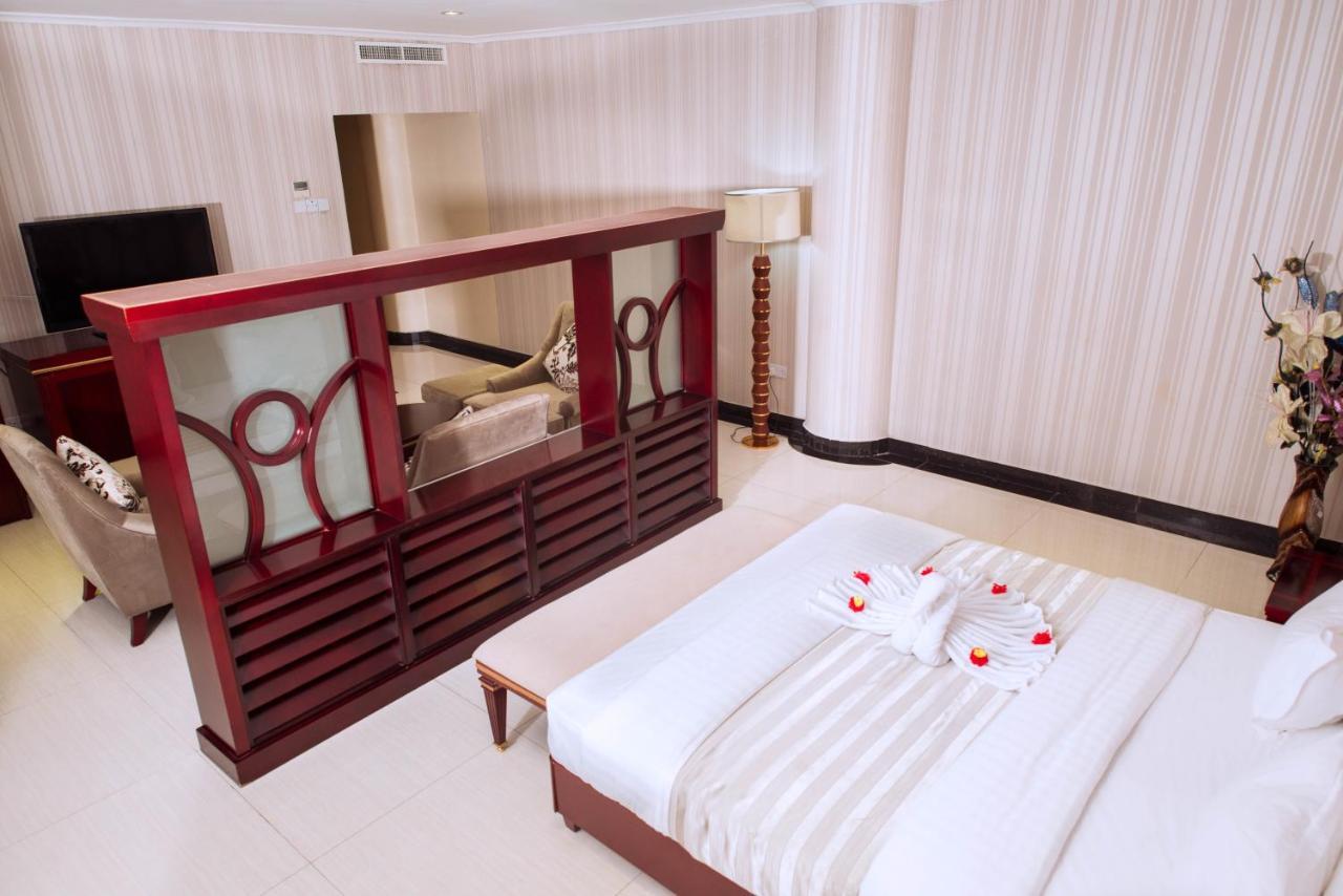 Peacock Hotel ดาร์เอสซาลาม ภายนอก รูปภาพ